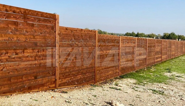 Деревянный дачный забор на неровный участок ДВ-210