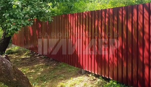 Ограждение частного дома из профнастила с калиткой ПН-181