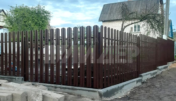 Забор из евроштакетника для углового участка ЕШ-166 - фото 8